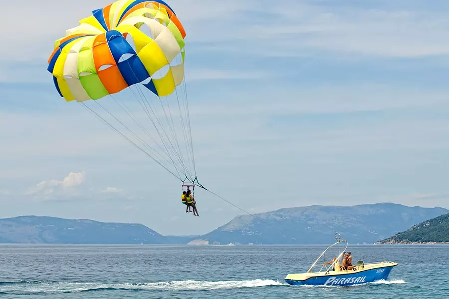 Vožnja padobranom, vodeni sportovi, kamp Kovačine, Cres